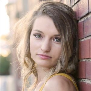 Meet your Posher, Carly